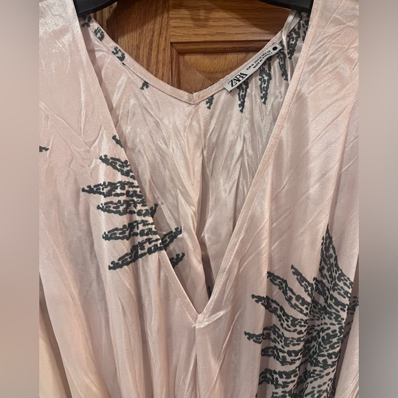 ZARA Wrinkled‎ Effect Printed Satin Maxi Dress in Ecru & Sage Green Size Medium - Picture 12 of 16